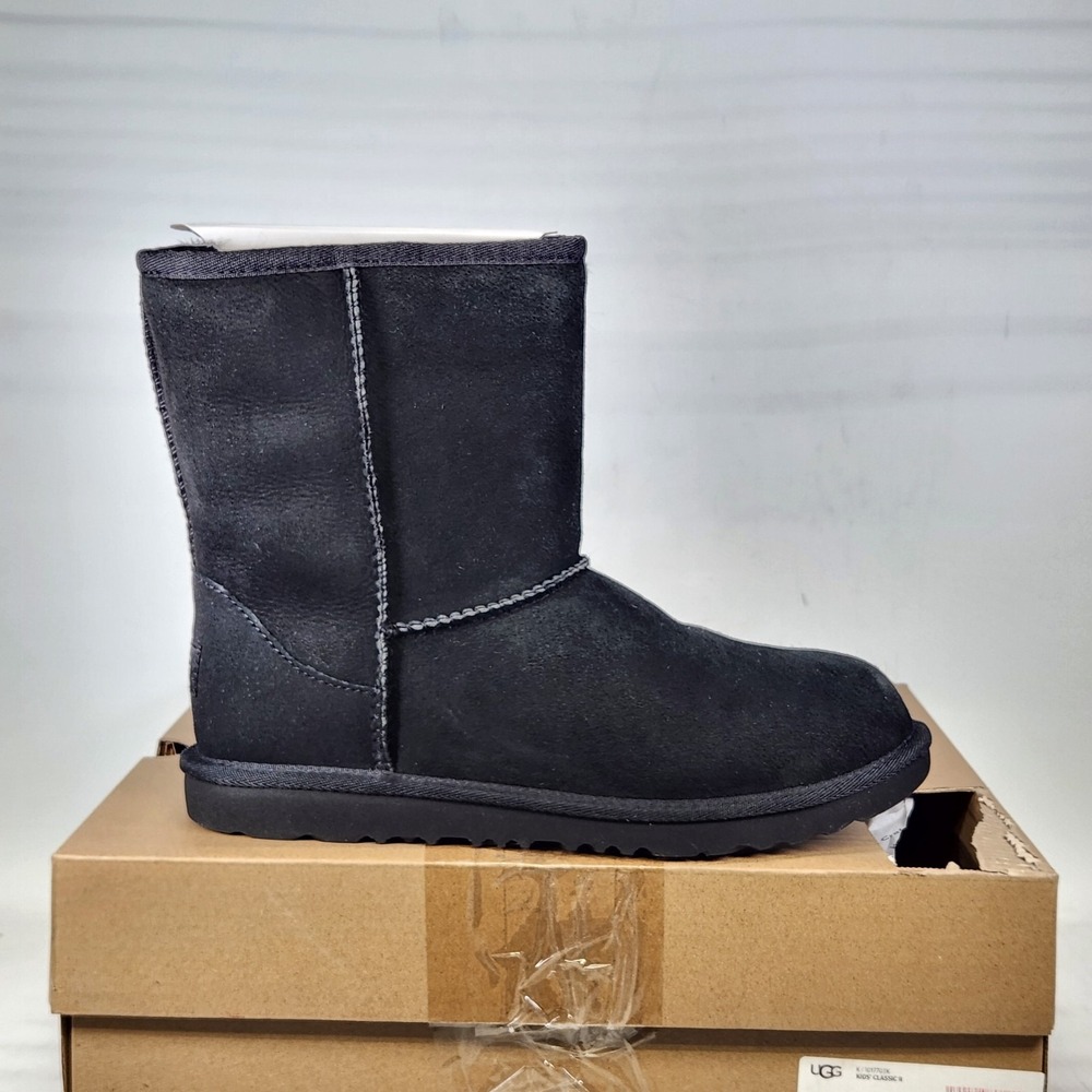 UGG Classic II Boot Kids Size 6 Black Suede Water Resistant Sheepskin Boots